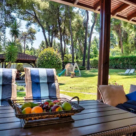 וילה Sani Villa Lili 3