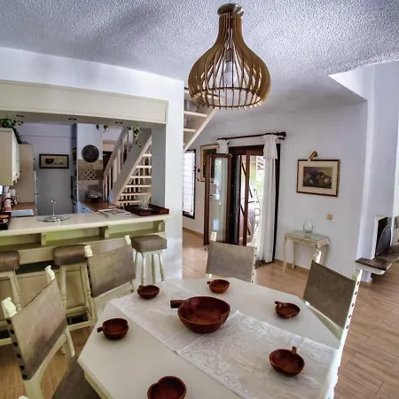 וילה Sani Villa Lili 3 *